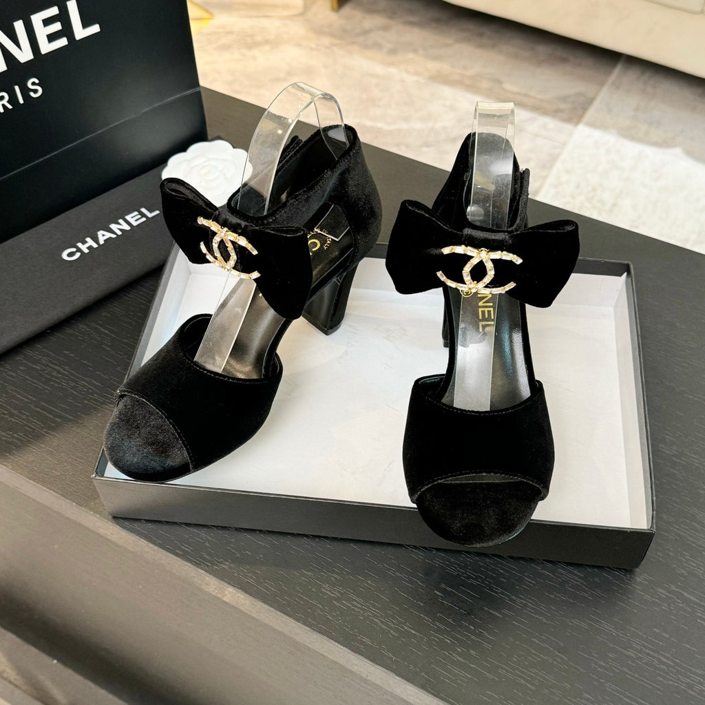 CHANEL HIGH SANDAL OPEN TOE IN BLACK VELVET