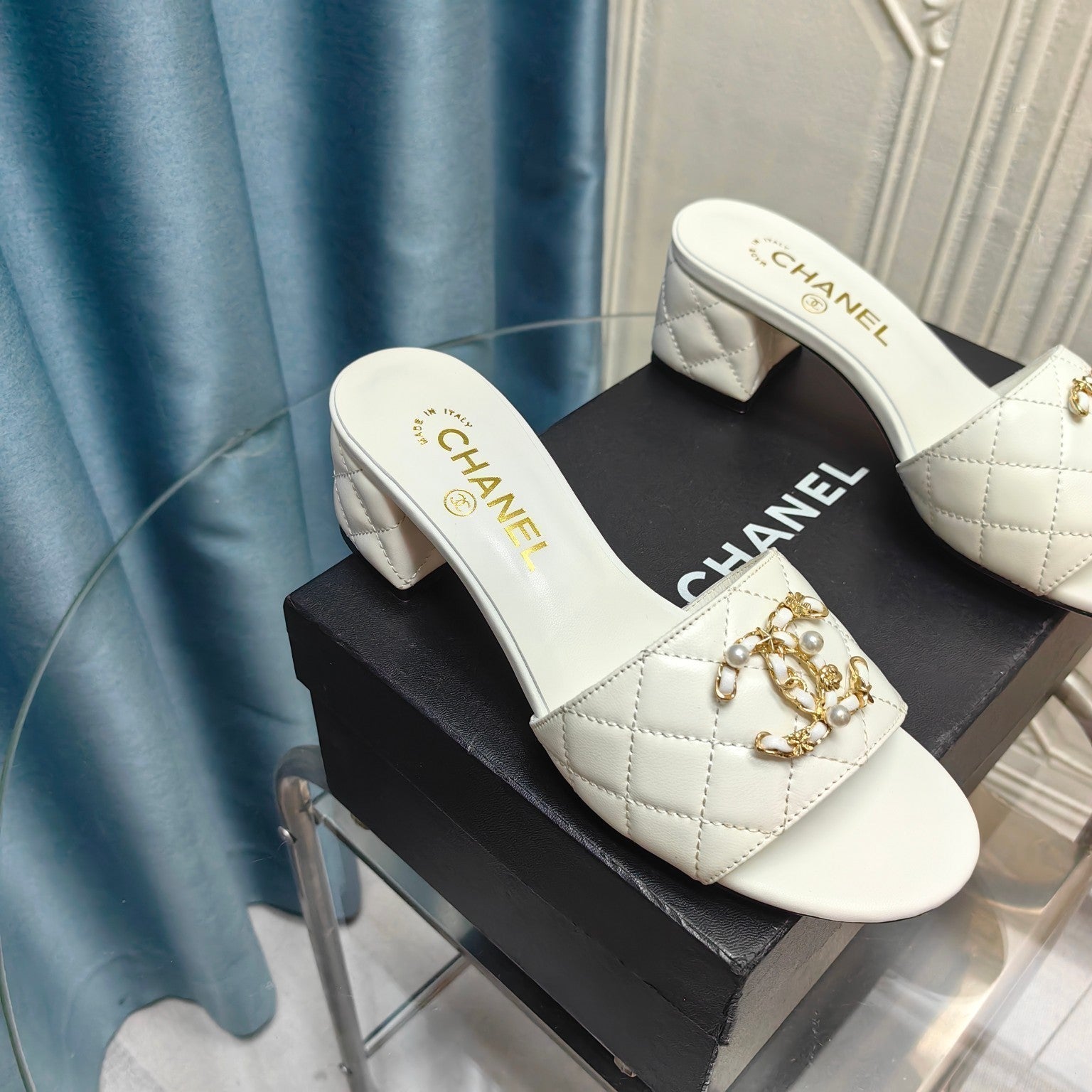 CHANEL MULE SLIDE SANDAL IN WHITE LAMBSKIN