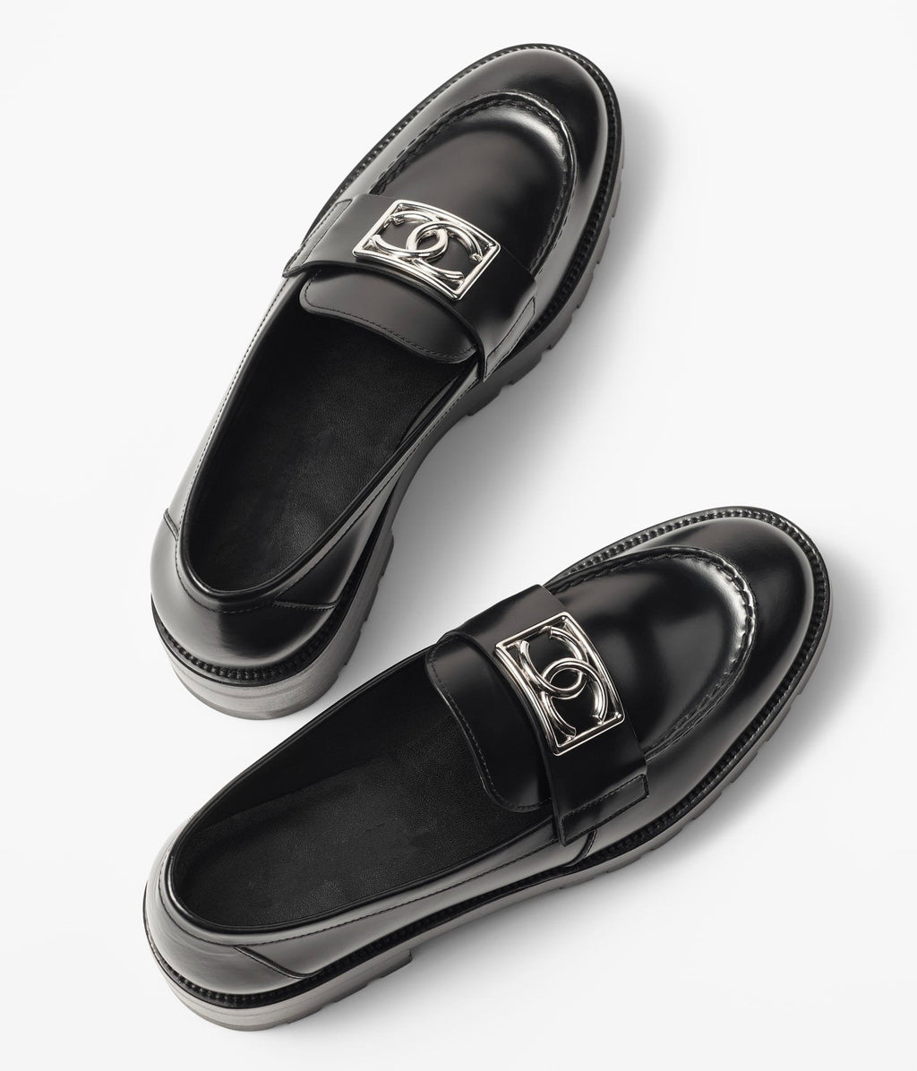 CHANEL MOASINS BLACK CALFSKIN METAL